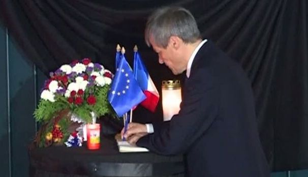 Dacian Cioloş, după atentatele de la Paris: „Franţa are nevoie de susţinere” 2 ambasadafrantei1.jpg