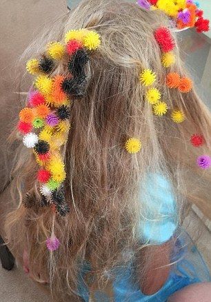 Isterie pe reţelele de socializare provocată de o... jucărie 2 jucarie1.jpg