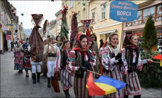 parada folclor obiceiuri Craciun si Anul Nou13_201692.JPG