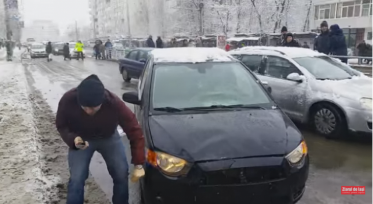 Studentă lovită de maşină pe trecerea de pietoni! A fost purtată pe capotă vreo 20 de metri 2 accident studenta 2_202100.png