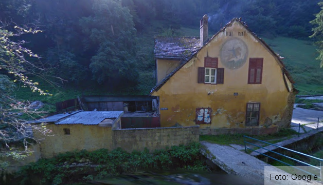 Un simbol al Brașovului, „Hanul Pietrele lui Solomon”, a fost lăsat în paragină și transformat în toaletă publică 2 caspodulcreului.png