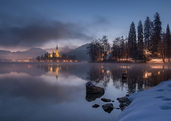 i-photographed-lake-bled-on-a-fairytale-winter-morning__880_