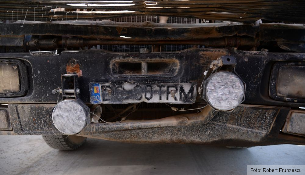 Corespondenţă specială. Jurnalistul braşovean Robert Frunzescu s-a alăturat trupelor militare româneşti din Afganistan - I 3 masinabacau_2.jpg