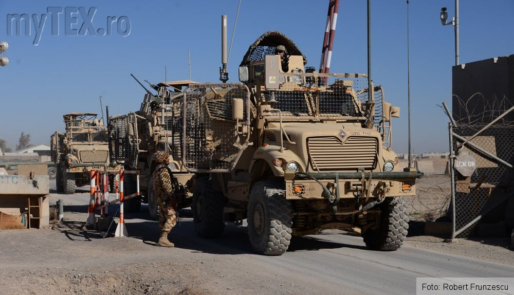 Corespondenţă specială. Jurnalistul braşovean Robert Frunzescu s-a alăturat trupelor militare româneşti din Afganistan - I 5 masinamilitara_2.jpg