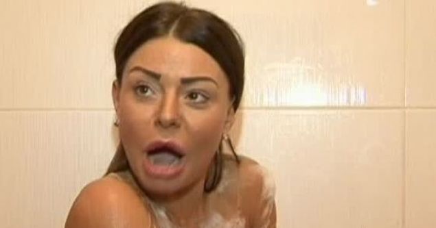 GOALĂ LA DUȘ. I s-a văzut tot!!! Ana Maria Mocanu s-a „sacrificat” pentru rating!!! 2 mocanu2.jpg