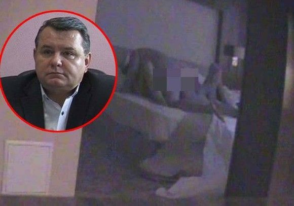 SEX ÎN GRUP. Un primar cunoscut în România, surprins în... acțiune!!! 2 primar_2.jpg