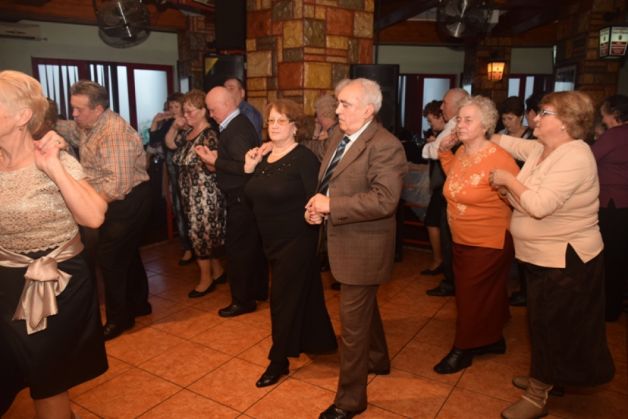 revelionul pensionarilor ian 12_202745.JPG