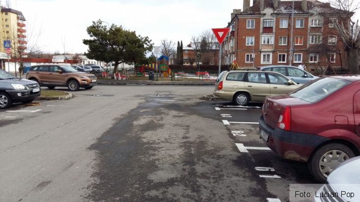 BRAŞOV. A parcat în mijlocul drumului 2 2_204326.jpg