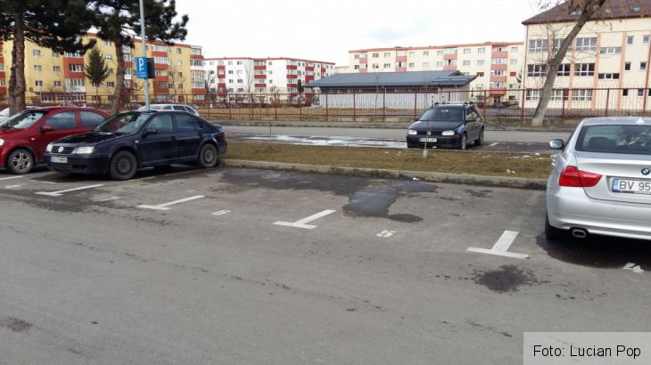 BRAŞOV. A parcat în mijlocul drumului 3 3_204325.jpg