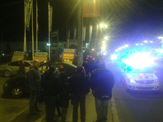 BRAȘOV. Accident în giratoriul de pe Calea București 4 IMG-20160217-WA0007_205254.jpg