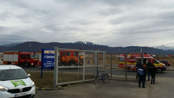 Accident între Brașov și Ghimbav - GALERIE FOTO 6 IMG-20160219-WA0003_205425.jpg