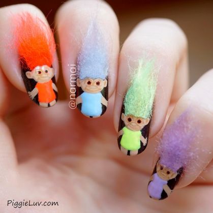 Ai mai văzut aşa ceva? Unghii cu blană! 6 fur-nails-142_205375.jpg