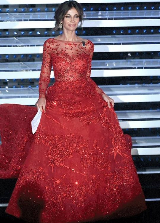 Mădălina Ghenea, răvăşitoare pe scena festivalului Sanremo 3 ghenea_3.jpg