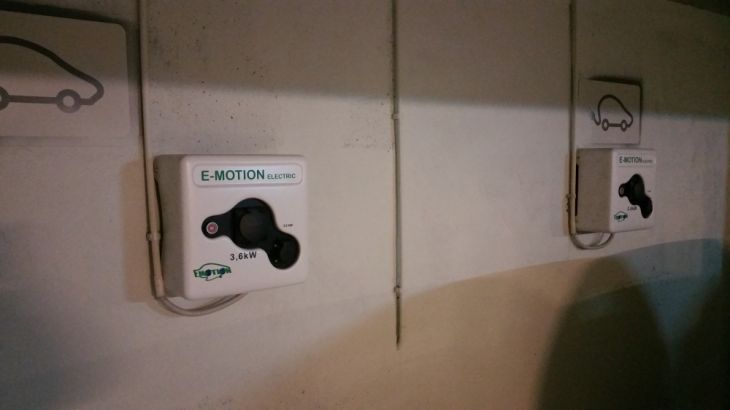 Braşovul are nouă stații de încărcare destinate mașinilor electrice. Opt nu pot fi folosite. Una, doar dacă ai noroc! 4 20160303_113551_206420.jpg