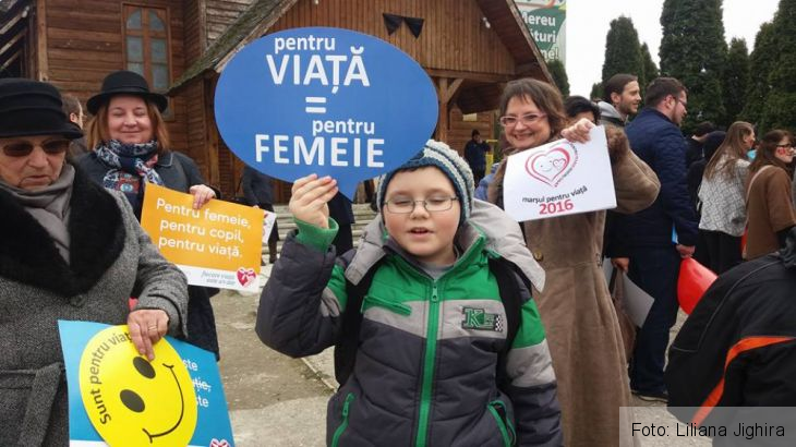 BRAȘOV. „Marșul pentru viață” a adunat mai puțini participanți 2 Marsul vietii2_208254.jpg