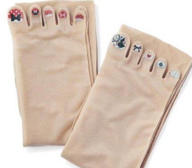 INVENŢIE. Japonezii au creat ciorapii cu „pedichiură” (FOTO) 2 ciorapi1.jpg