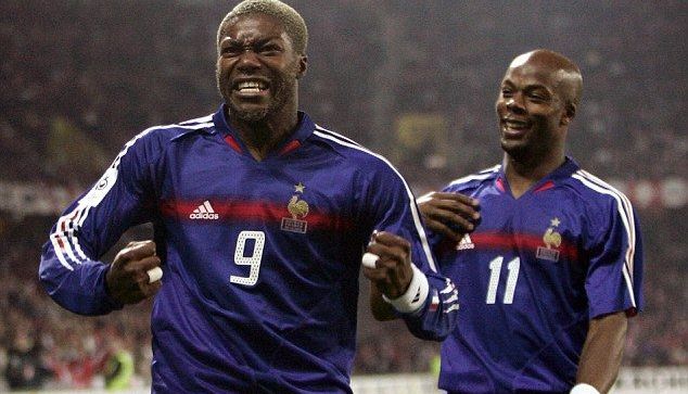 Un fost fotbalist a deschis concertul lui Mariah Carey 2 cisse.jpg