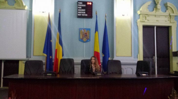 BRAŞOV. Elevii de-a X-a de la „Andrei Mureşanu” au votat legea antifumat 5 elevi prefectura1_210148.jpg