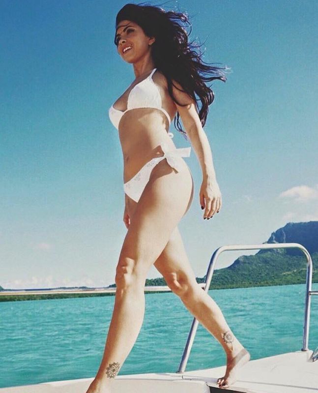 Inna, SUPER-SEXY în Mauritius!!! 2 inna1.jpg