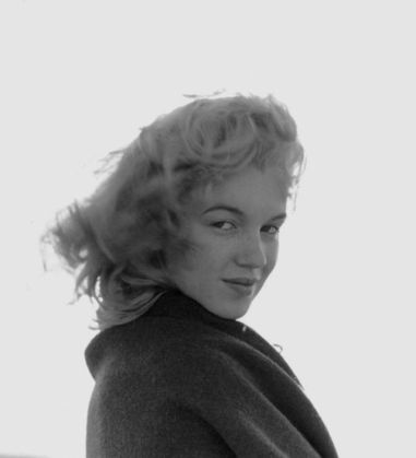 young-marilyn-monroe-norma-jeane-dougherty-andre-de-dienes-m
