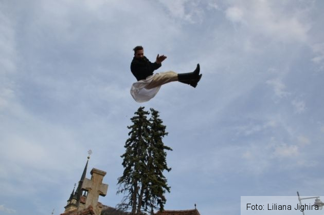 Aruncarea in tol (12)_211399.JPG