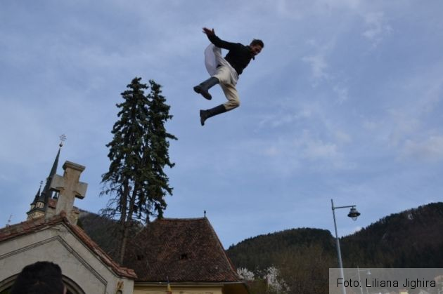 Aruncarea in tol (13)_211398.JPG