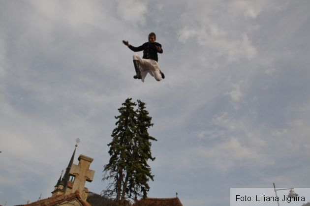 Aruncarea in tol (14)_211397.JPG