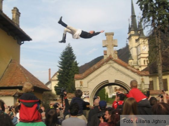 Aruncarea in tol (23)_211395.JPG