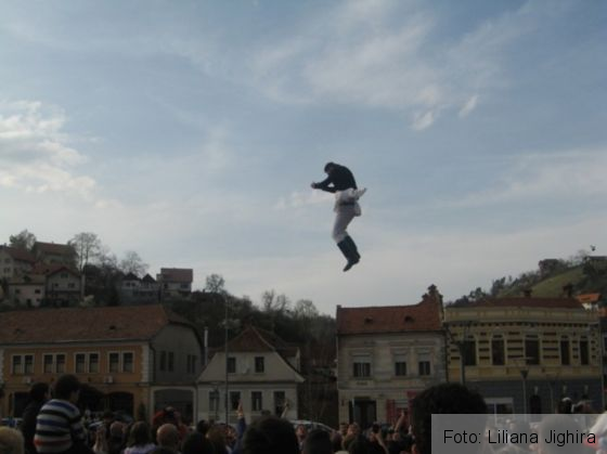 Aruncarea in tol (28)_211393.JPG