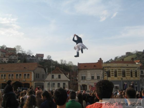 Aruncarea in tol (29)_211392.JPG