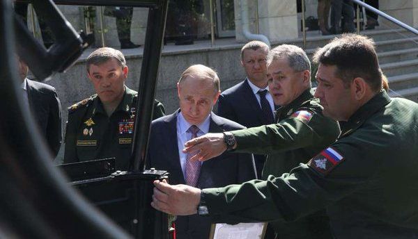 Vladimir Putin, pus într-o situaţie penibilă 2 putinarmata.jpg