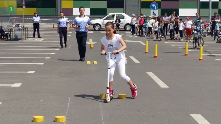 BRAȘOV. Concurs de biciclete, role și trotinete 3 20160610_115758_214388.jpg