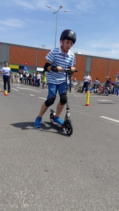 BRAȘOV. Concurs de biciclete, role și trotinete 4 20160610_120325_214390.jpg