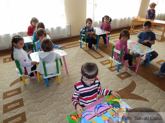 BRAŞOV. Grădiniţe pentru pici, dotate cu mobilier nou oferit de organizația Salvați Copiii România 2 Mobilier nou Brasov (3)_214644.jpg