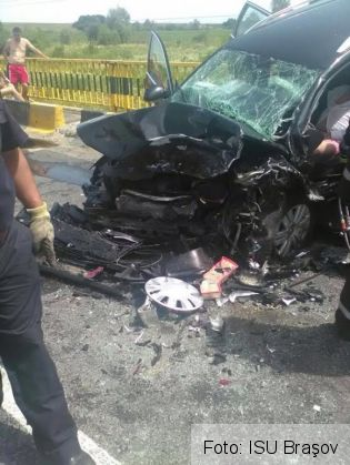 Update. BRAŞOV. Una dintre victimele accidentului de pe DN 1 este resuscitată! A fost solicitat un elicopter SMURD! 3 accident dridif_215173.jpg