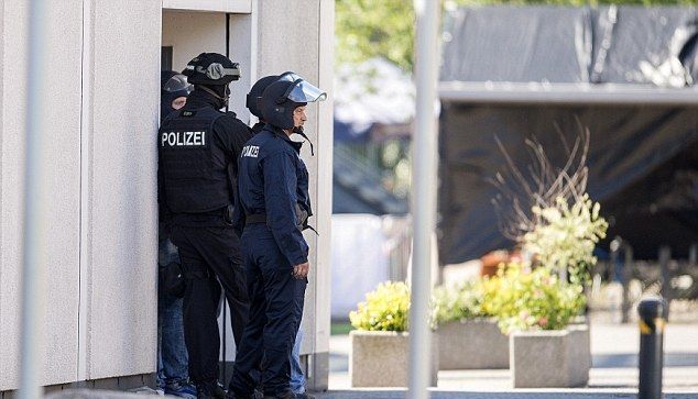 Update. Atacatorul de la cinematograful din Germania a fost împuşcat mortal 2 atacarmatgermania3_2.jpg