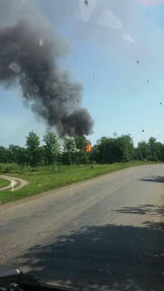 Update. 800 de butelii s-ar fi aflat în TIR-ul cuprins de flăcări pe DN 2, la Mihăileşti! Acelaşi Mihăileşti! 2 camion mihailesti_214254.jpg