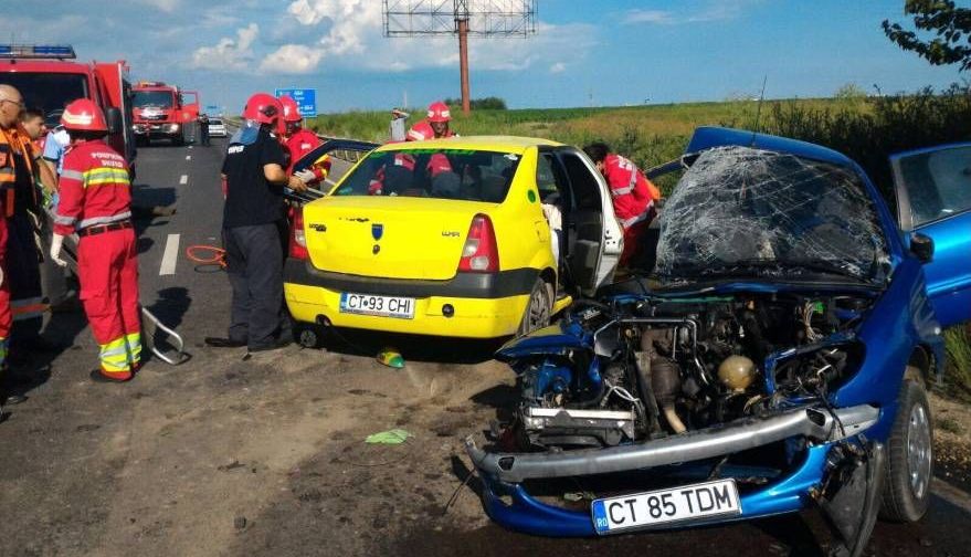 Tânăr de 31 de ani mort în urma coliziunii dintre un taxi şi o maşină 2 dn22accident.jpg