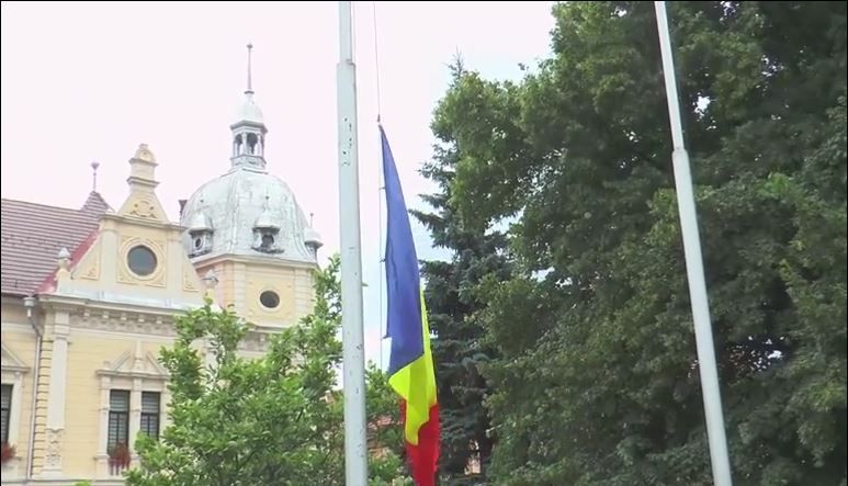 BRAȘOV. Ziua Drapelului Național, fără ceremonii? 2 drapel1.jpg