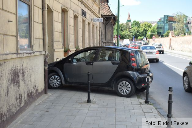masinaparcatatrotuar_214762.JPG