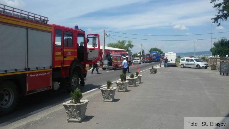UPDATE. BRAŞOV. Imagini de la accidentul de lângă Feldioara, soldat cu un mort şi cinci răniţi 2 IMG-20160706-WA0001_216212.jpg