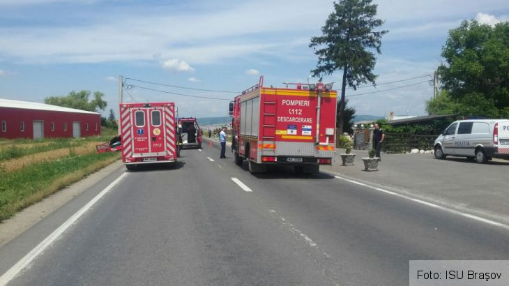 UPDATE. BRAŞOV. Imagini de la accidentul de lângă Feldioara, soldat cu un mort şi cinci răniţi 5 IMG-20160706-WA0002_216216.jpg