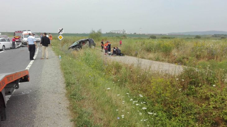 UPDATE. BRAȘOV. Imagini de la accidentul soldat cu un mort și cinci răniți la Șercaia 3 acc-sercaia-3_218103.jpg