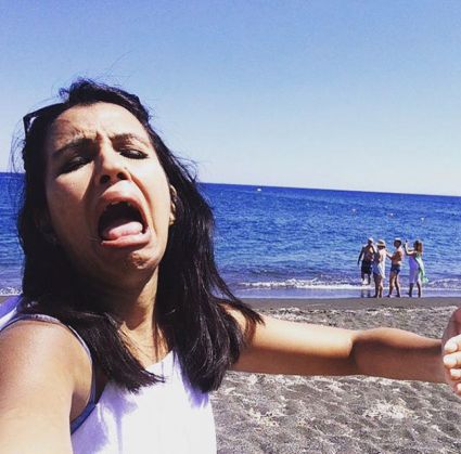 funny-honeymoon-photography-without-husband-huma-mobin-34_21