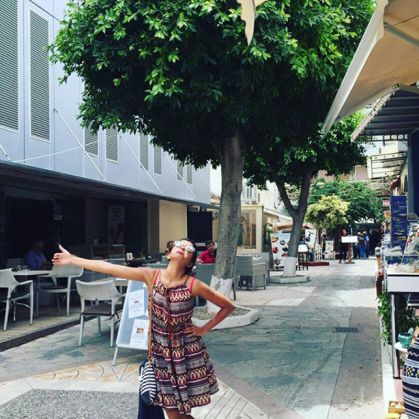 funny-honeymoon-photography-without-husband-huma-mobin-5_216