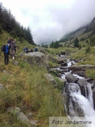 BRAȘOV. Turistul maghiar rănit în Munții Făgăraș a fost coborât în siguranță la bază (FOTO) 3 turist ranit_217282.jpg
