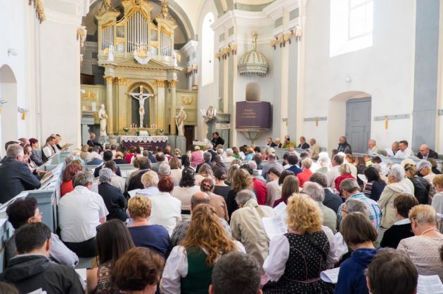 Ziua 5 Crit_slujba biserica_219252.jpg