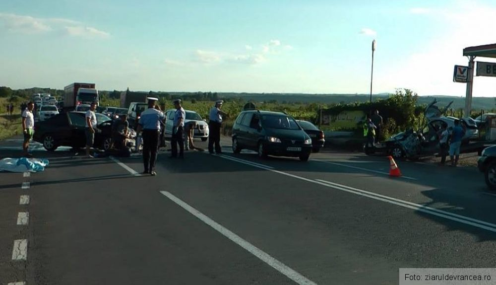 O șoferiță însărcinată și mama ei au murit pe loc, într-un accident rutier (FOTO) 3 accident vrancea2_220046.jpg
