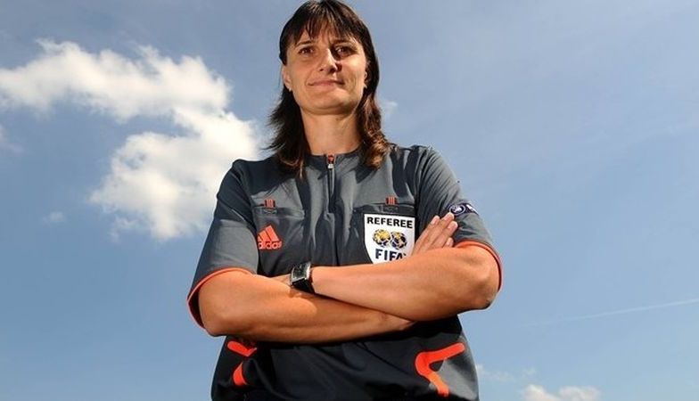 JO RIO 2016. O româncă „fluieră” meciul de deschidere al Olimpiadei 2 albon.jpg