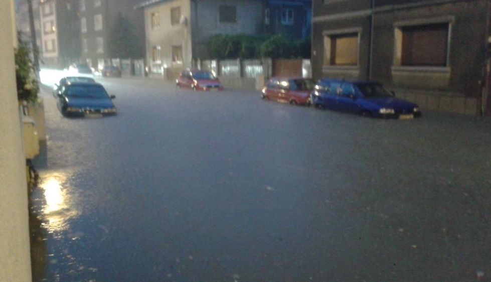 BRAŞOV. Oraşul, sub ape (GALERIE FOTO) 4 ape3.jpg